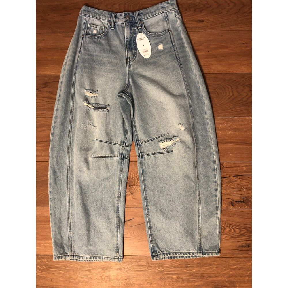 Woman's Size 8 Barrel Style Jeans